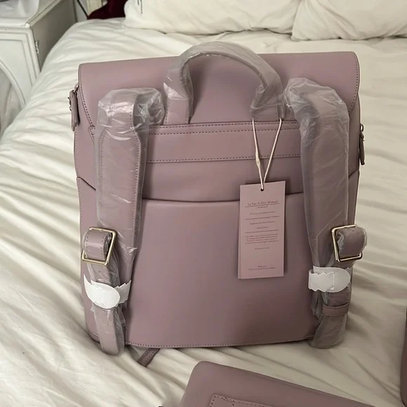 🌸🌸🌸🌸BEIS WICKED 👸🏻 BUNDLE CARRYON, BACKPACK AND COSMETIC CASE NEW 🌸🌸🌸🌸 - Picture 6 of 11